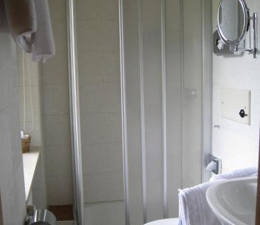 Schoenau am Koenigssee Hotel | Tourist Hotel Boehm