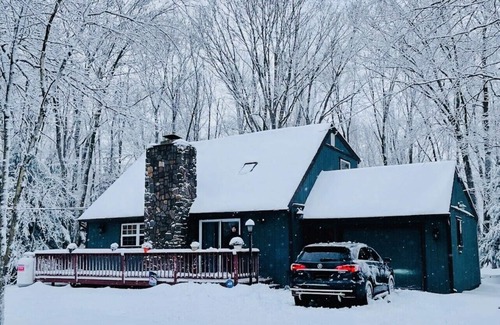 Albrightsville Cabin | Towamensing Trails- 15min from Jim Thorpe- Pets Allow🐈 Free. Sleep10