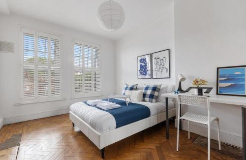 Stepney Green Apartment | Tower Bridge Hideaway - Whitechapel