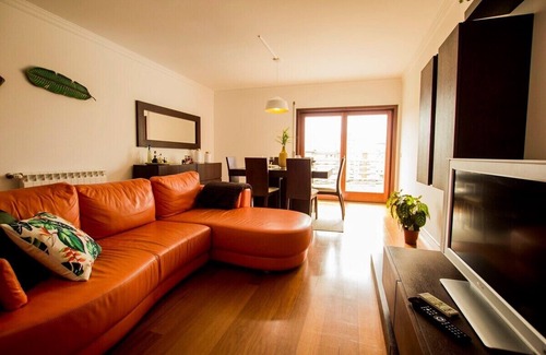 Aveiro Apartment | Tower House with Free Garage