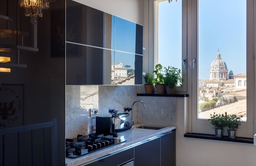 Rione III Colonna Apartment | Tower of Rome - Penthouse in Piazza di Spagna
