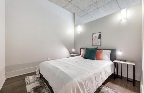 Downtown St. Louis Apartment | Towers At Opop 703 Spacios And Cozy 1 Bd 1 B