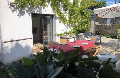 Roscoff House | Town center house 5 minutes from beaches (pets welcome).