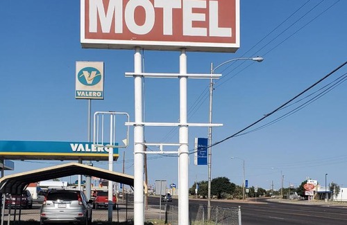 Fort Stockton Hotel | Town & Country