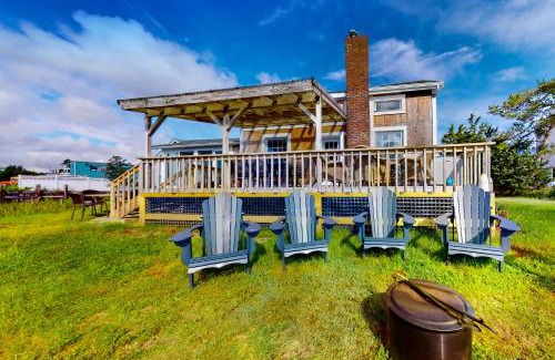 Orleans House | Town Cove Oyster House