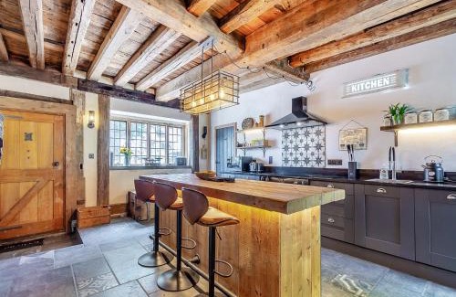 Tonbridge House | Town Farm House - Uk50144