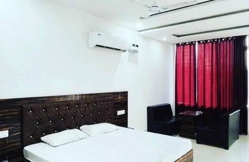 Kurukshetra Hotel | Town house cafe and hotel