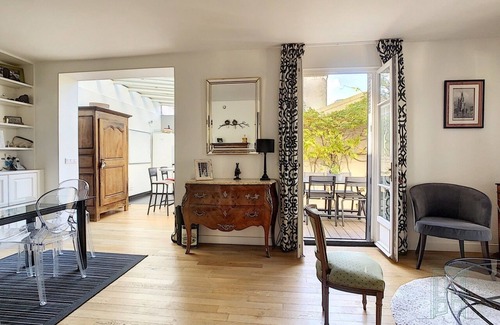 Saint-Cloud House | Town house with kitchen veranda and terrace