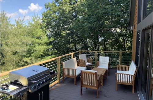 Asheville Cabin | Town Mountain Views - 3 Miles from Downtown Asheville