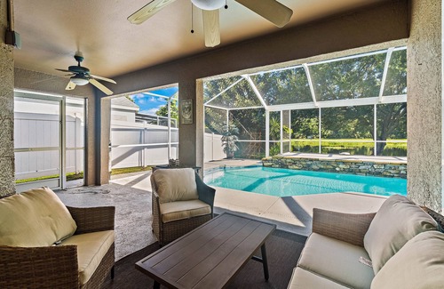 Bearss Plaza House | Town 'n' Country 3 bedrooms with enclosed POOL (Sheldon Chase)