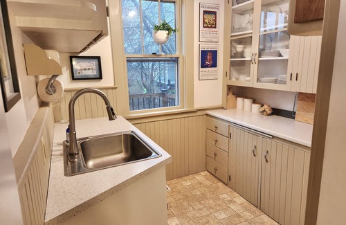 Lunenburg House | Town of Lunenburg 3 BR- with 3 decks!