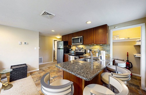 Dodds Addition House | Town of Rehoboth Beach pet friendly house w/deck close to beach