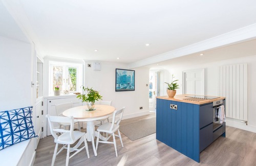 St. Andrews House | Towncentre house and parking.Sleeps 8 in 4 bedrooms and 3 b/rooms.Walk to beach