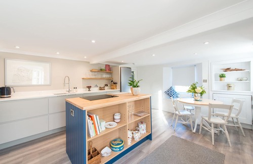St. Andrews House | Towncentre house and parking.Sleeps 8 in 4 bedrooms and 3 b/rooms.Walk to beach