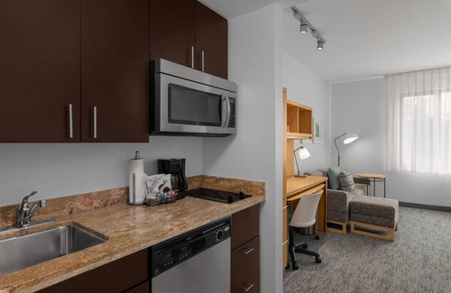 Gateway Hotel | TownePlace Suites by Marriott Denver Airport at Gateway Park
