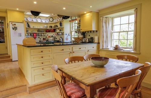 Thornhill House | TOWNHEAD OF AUCHENBAINZIE, pet friendly, with open fire in Thornhill