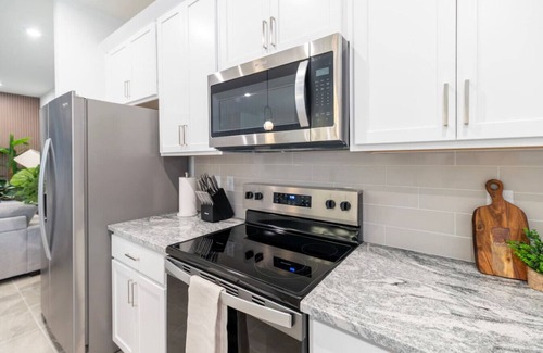 Florida Central Atlantic Coast Apartment | Townhome in Kissimmee with pool and pets allowed