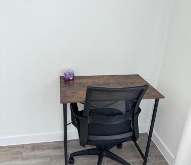 Hunter's Point Apartment | Townhome in North Austin