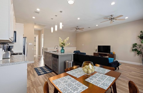 Garden Oaks House | Townhome in North-Central Houston