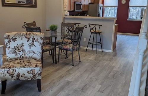 Arvada House | Townhome in Olde Town Arvada! 2 bedrooms and 2 full baths. Corporate Rental.