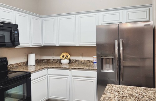 Grand Prairie House | Townhome near Globe life & Arlington AT&TStadium.
