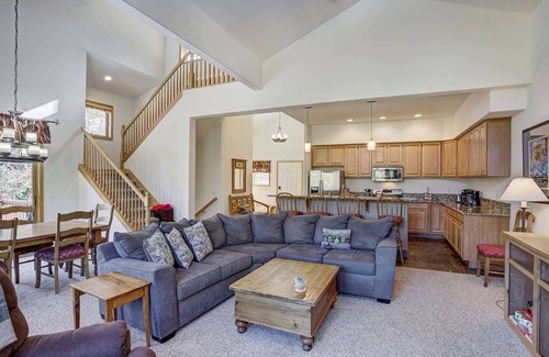 Peak 8 House | ⭐️ Townhome On Bus Route, NordicTrails HeatedGarage, Close to Slopes EV Charger