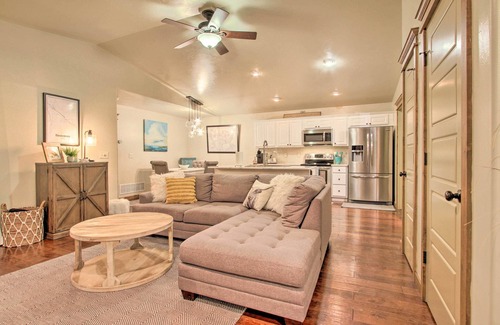 Four Corners House | Townhome w/Private Hot Tub, 8 Mi to Downtown