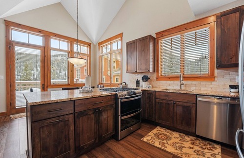 Keystone House | Townhome with Stunning Mountain Views from Private Deck, Shuttle Stop Nearby!