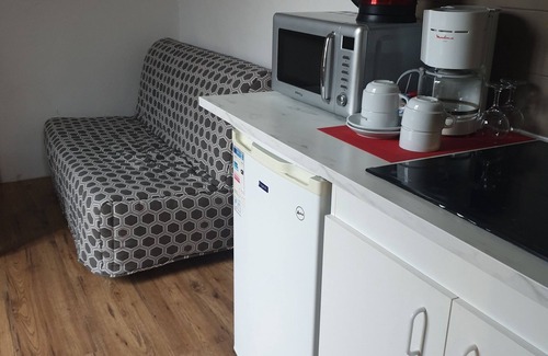 Saint-Amand-Montrond House | Townhouse In Saint-Amand-Montrond With Child Friendly, Security/Safety, Bedding/Linens