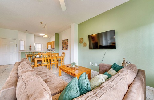 Kissimmee House | Townhouse in Lake Berkley Resort! 5 Mi to Old Town