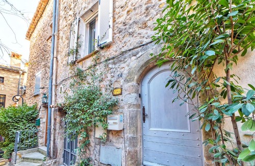 Mougins Town Centre Apartment | TOWNHOUSE MOUGINS in the old village, fantastic view, sea and mountains