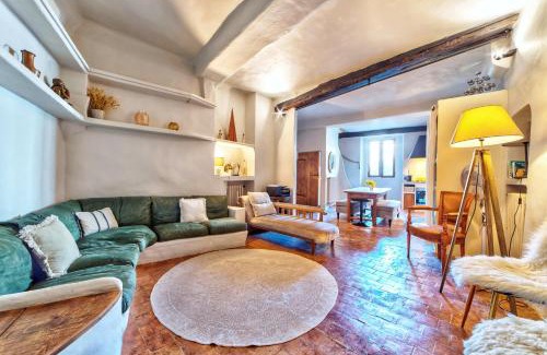 Mougins Town Centre Apartment | TOWNHOUSE MOUGINS in the old village, fantastic view, sea and mountains