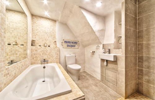 Mougins Town Centre Apartment | TOWNHOUSE MOUGINS in the old village, fantastic view, sea and mountains