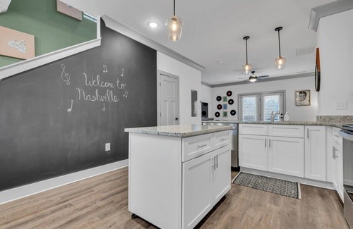 South Nashville House | Townhouse Near Downtown|Soccer Stadium| Melrose #E