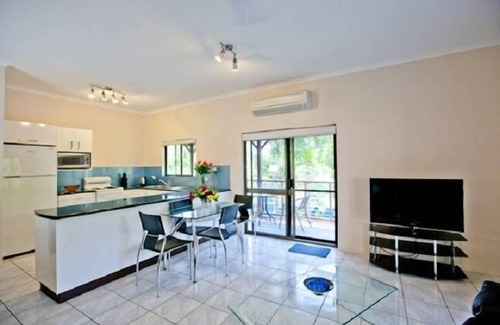 Port Douglas House | Townhouse No 6 , Marlin Tce on Mudlo