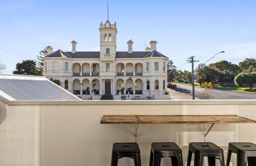 Queenscliff House | Townhouse on King