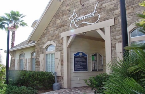 Riverview House | Townhouse Retreat! Free Wifi & AC in Riverview - Entire Unit Price