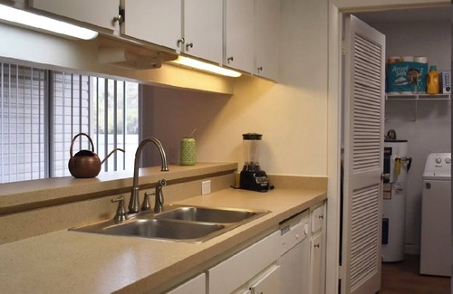 Ocala Apartment | Townhouse Retreat with WiFi, AC in awesome Ocala