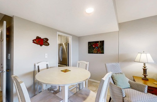 Pine Knoll Shores Condo | Townhouse Style Condo with Great Ocean View and Shared Outdoor Pool