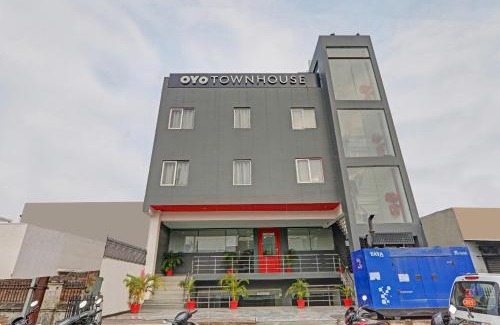 Lucknow Hotel | Townhouse The Shubham