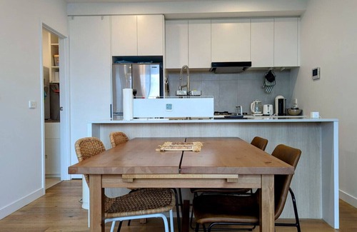 Burwood House | Townhouse with 2.5 bathrooms and double garage