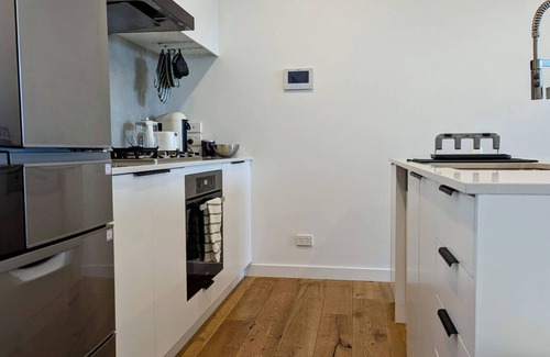 Burwood House | Townhouse with 2.5 bathrooms and double garage