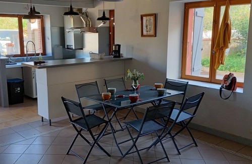 Gardouch House | townhouse with free parking