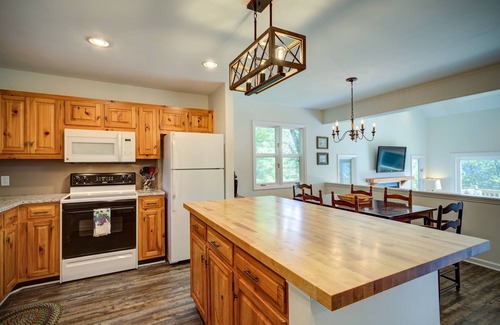 Boone House | Townhouse with Mountain Views - Close to Boone and Blowing Rock