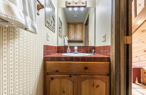 Truckee House | Townhouse wLake View #254 at Donner Lake Village