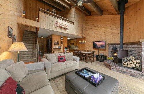 Truckee House | Townhouse wLake View #254 at Donner Lake Village