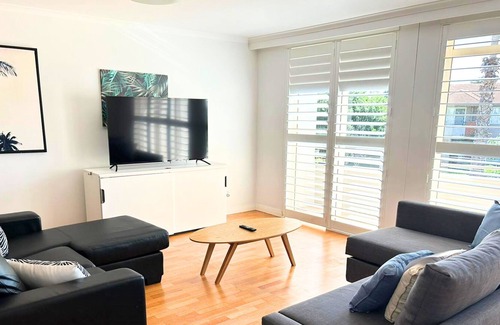 Port Melbourne Apartment | Townhouses by Readyset at Beach