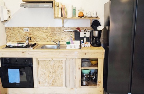 Ventimiglia Apartment | Tra Pagine e Comfort: Residenza Bibliososta .rinnovato Febbraio 2024