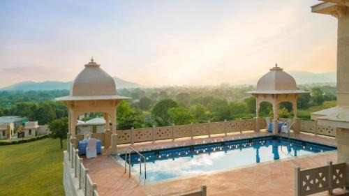 Udaipur District Resort | Traavista Aravali Mahal - Luxury Lake View Heritage Resort in Udaipur