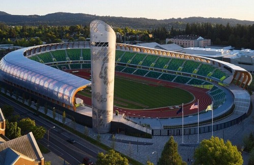 Amazon House | Track and Field Home - Walk to Hayward Field & UO